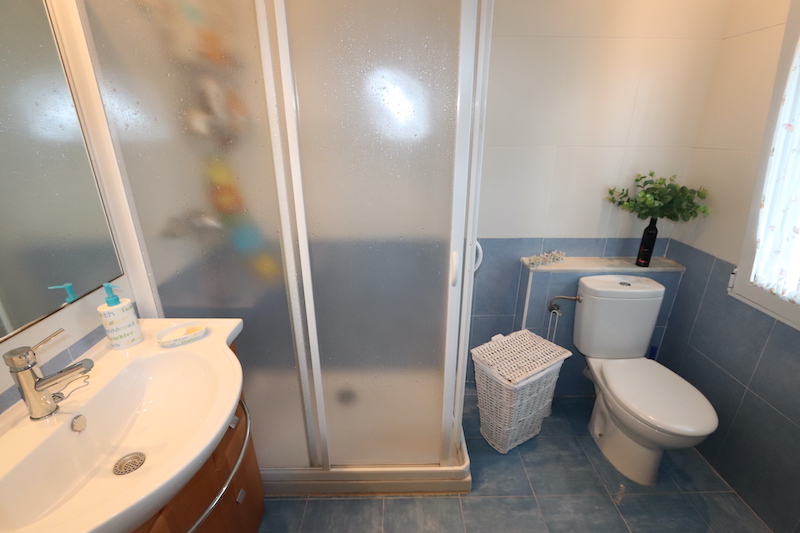 Cozy townhouse just 400m from the beach.
