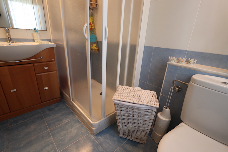 Cozy townhouse just 400m from the beach.