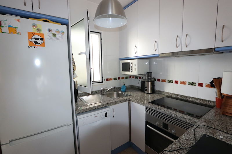 Cozy townhouse just 400m from the beach.
