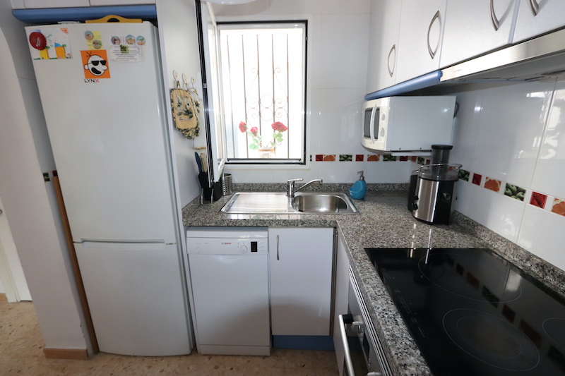 Cozy townhouse just 400m from the beach.